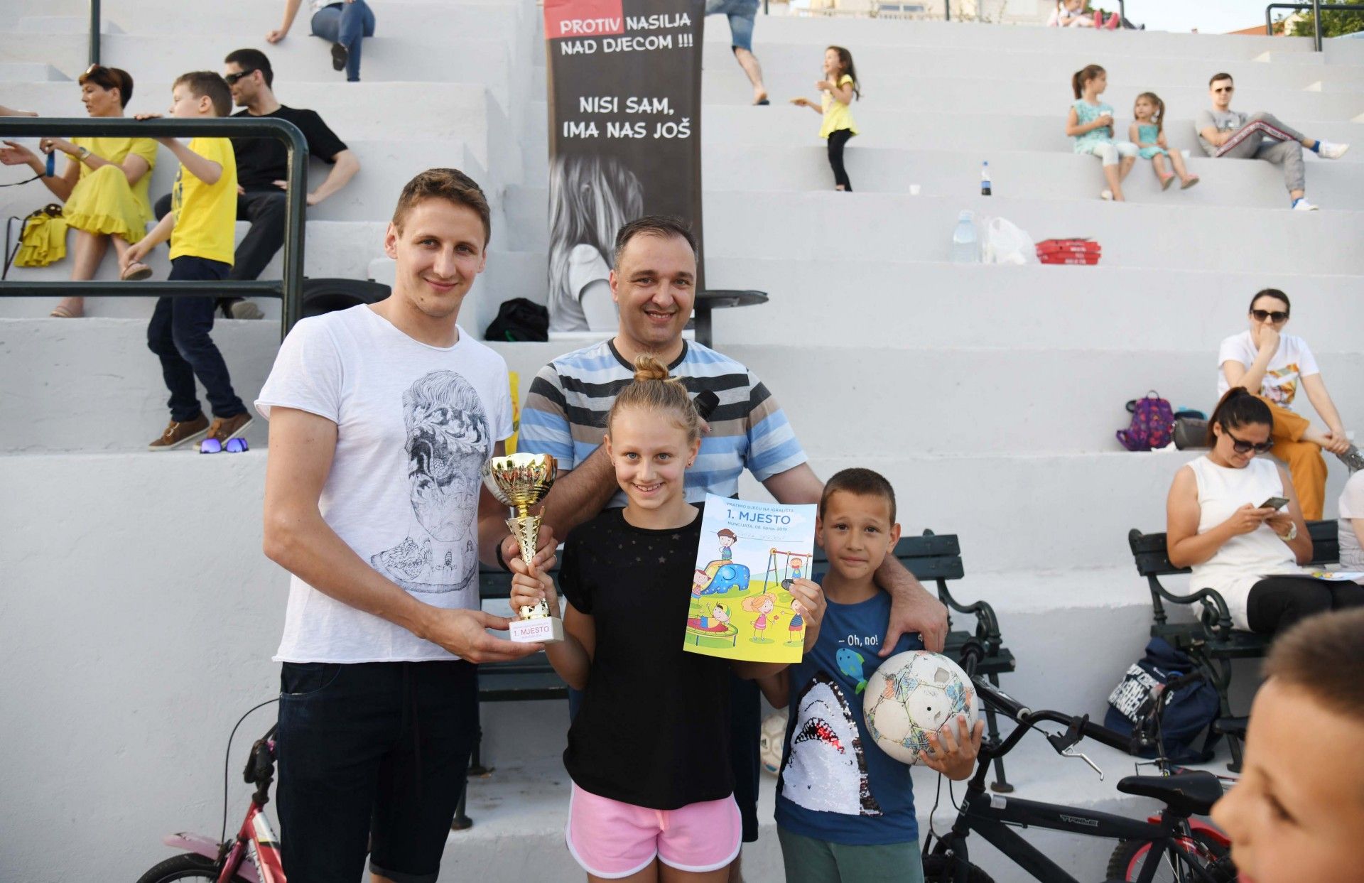 VRATIMO DJECU NA IGRALIŠTE